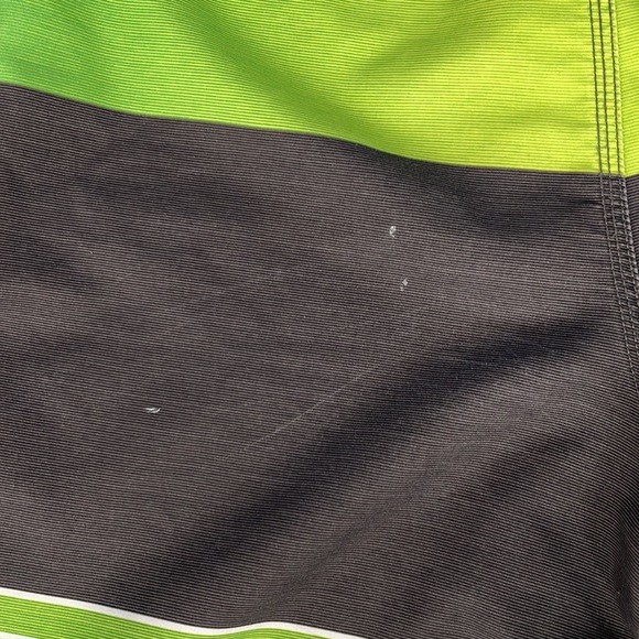 O’Neil swim trunks - Picture 3 of 8